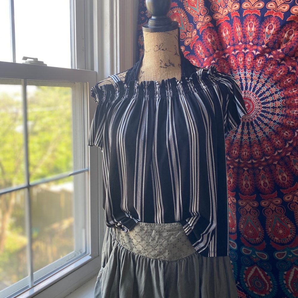 Size L off the shoulder blouse